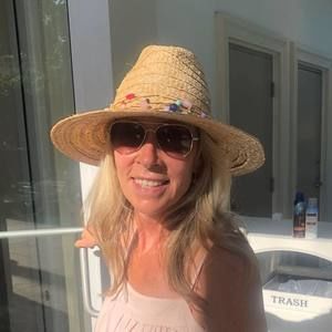 Meet your Posher, Caron